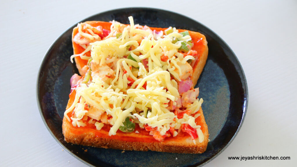 bread pizza on tawa