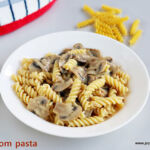 mushroom-pasta-in-white-sauce