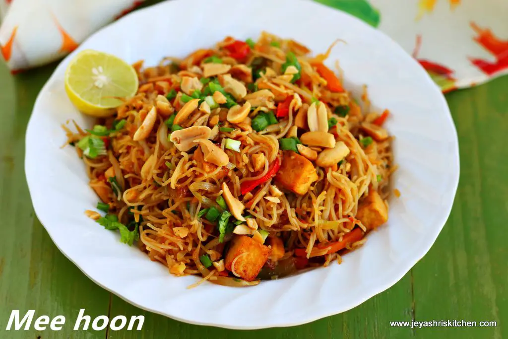 Vegetarian Fried bee hoon recipe | Rice noodles recipe - Jeyashri's Kitchen
