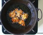 onion pakoda 3