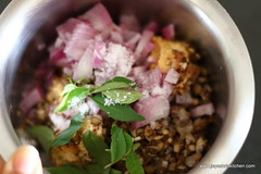 making vazhipoo vadai