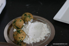 methi-poori