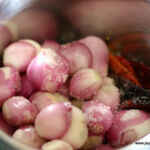 onion-red chilli