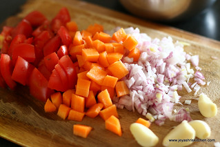 onion+tomato+carrot+garlic