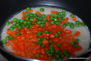 cook-veggies-rice