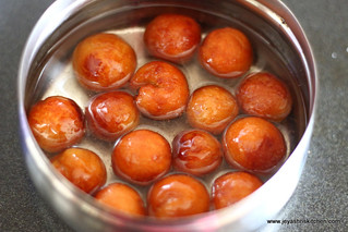 jamuns in syrup