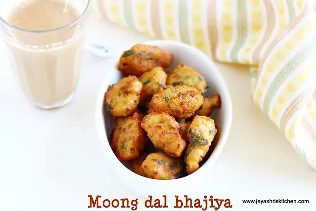 Moong dal pakoda