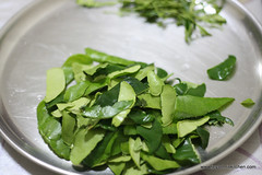 Kafir lime leaves