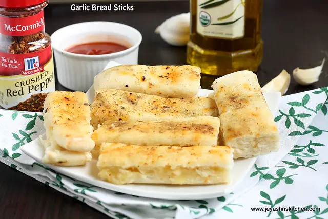 Garlic bread sticks + domino's Style