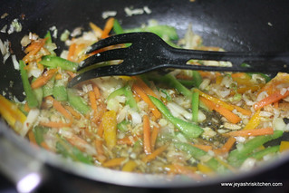 veg hakka noodles