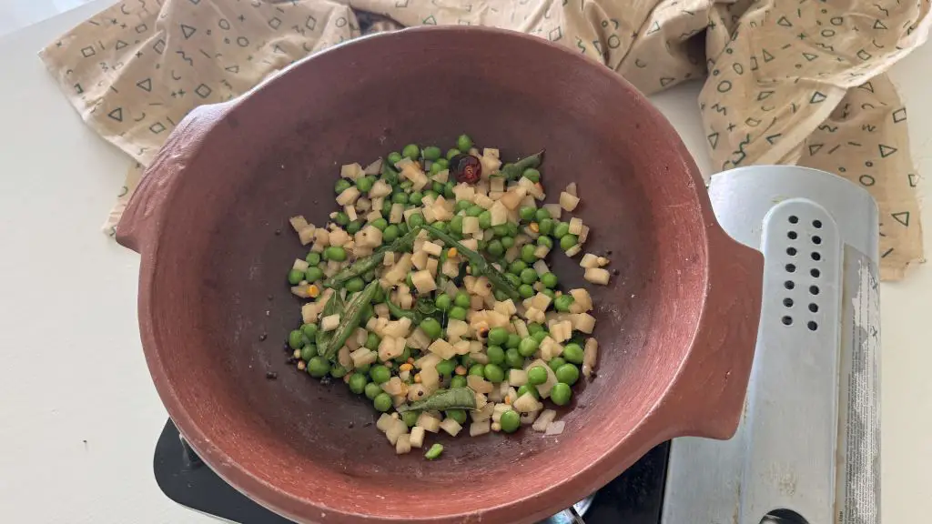 banana stem poriyal